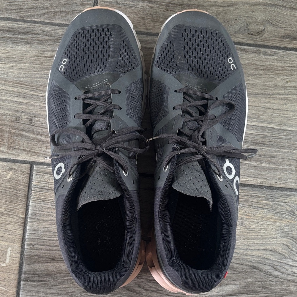 On Running Women's Gray and Black Athletic Shoes